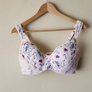 Jessica Simpson size 40D Bra